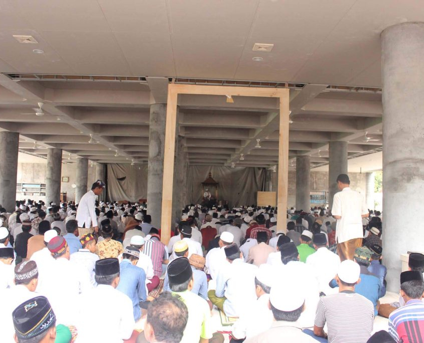 Suasana Jum'at di Masjid Jami' Nurul Jadid Lantai I