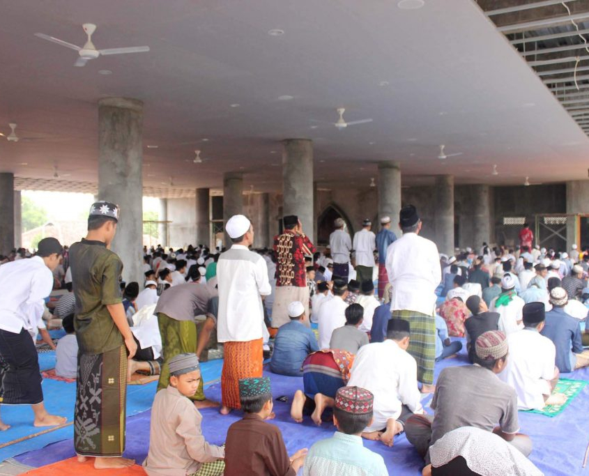 Suasana Jum'at di Masjid Jami' Nurul Jadid Lantai II