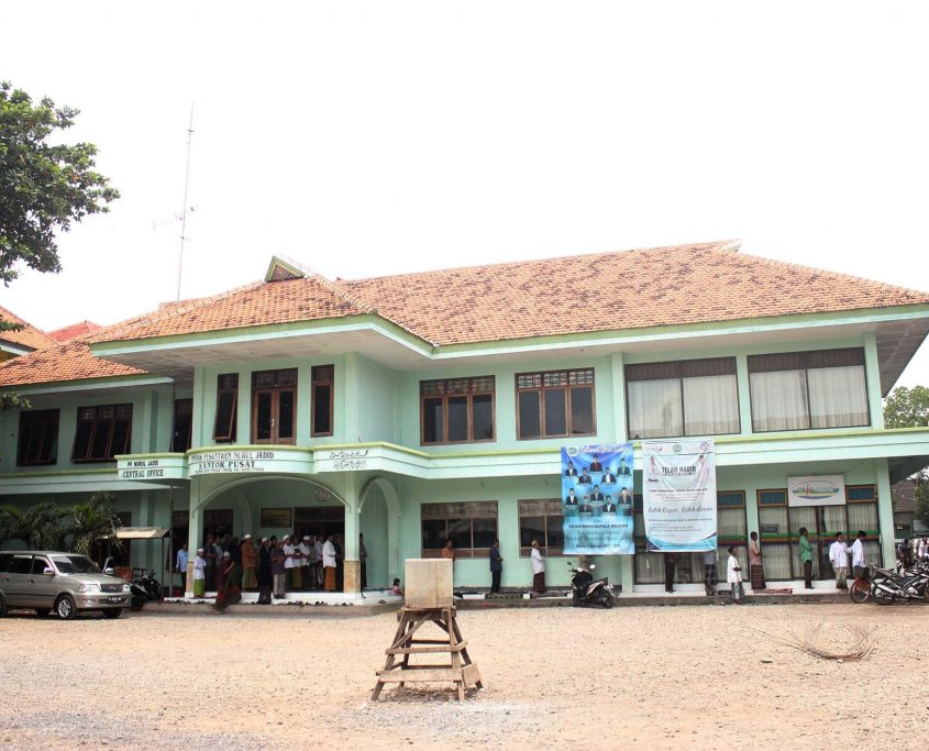 Suasana Shalat Jum'at di Kantor Pesantren
