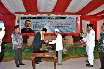KH. Moh. Zuhri Zaini