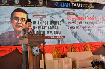 sambutan kh abd hamid wahid kuliah tamu bibit samad rianto