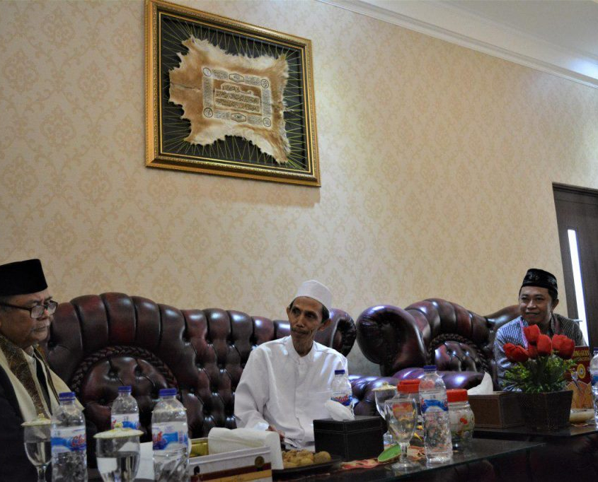KH. Moh. Zuhri Zaini