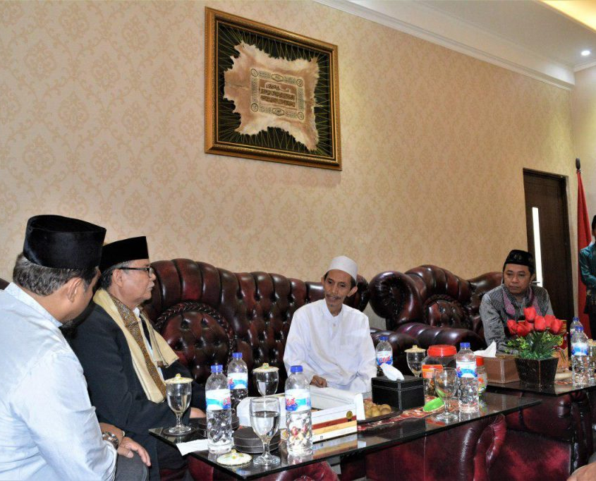 KH. Moh. Zuhri Zaini