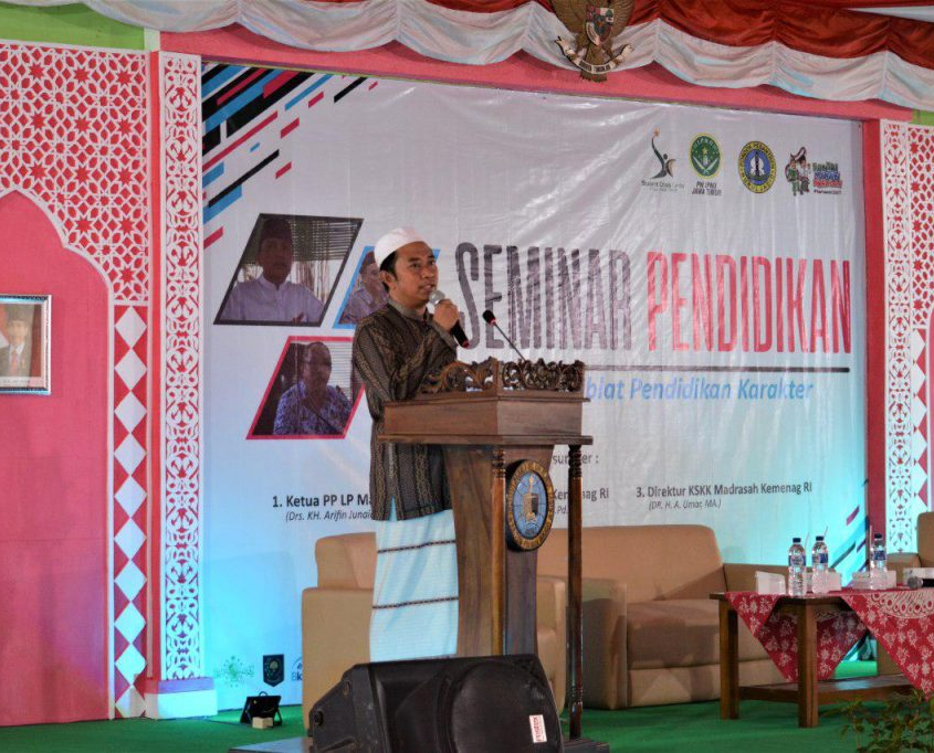 Seminar Pendidikan: Pesantren Kiblat Pendidikan Karakter