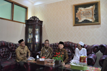 Seminar Pendidikan: Pesantren Kiblat Pendidikan Karakter