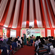 Seminar Pendidikan: Pesantren Kiblat Pendidikan Karakter