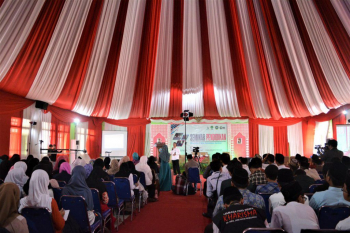 Seminar Pendidikan: Pesantren Kiblat Pendidikan Karakter
