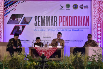 Seminar Pendidikan: Pesantren Kiblat Pendidikan Karakter