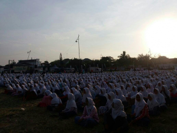 latihan formasi mozaik hari santri 2017