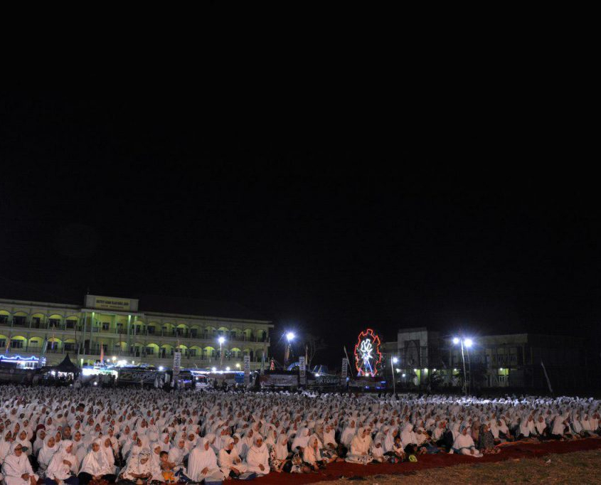 Istighosah Malam Hari Santri Nasional 2017 di Nurul Jadid