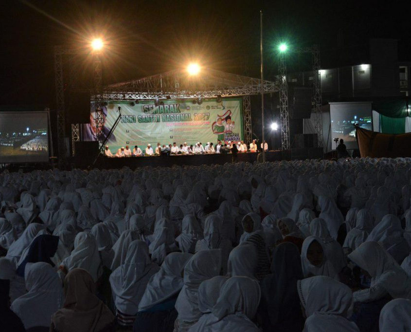 Istighosah Malam Hari Santri Nasional 2017 di Nurul Jadid