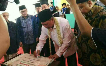 menristekdikti nasir tandatangan prasasti