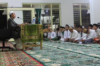 KH. Moh. Zuhri Zaini