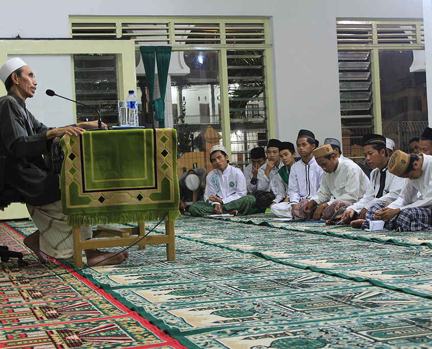 KH. Moh. Zuhri Zaini