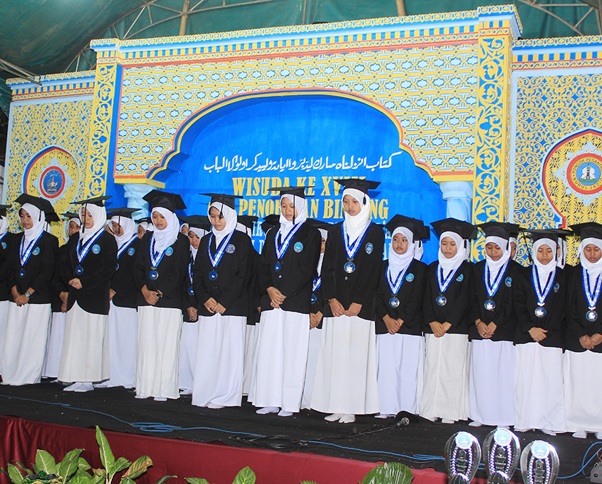 Wisuda PPIQ Puteri