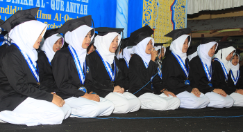 Wisuda PPIQ Puteri