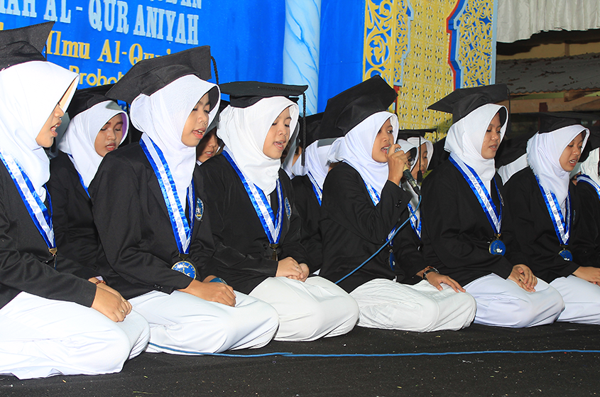 Wisuda PPIQ Puteri