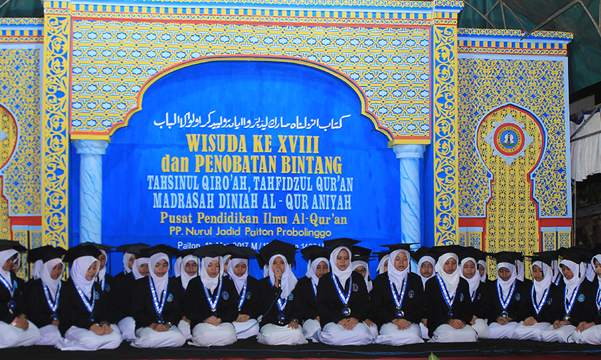 Wisuda PPIQ Puteri