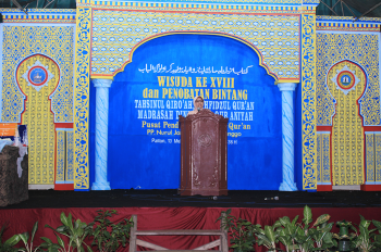 Wisuda PPIQ Puteri