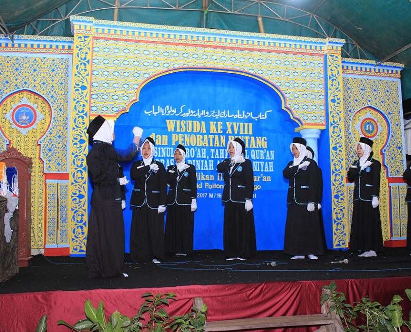 Wisuda PPIQ Puteri
