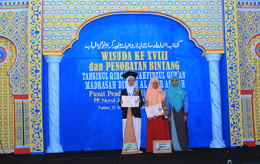 Wisuda PPIQ Puteri