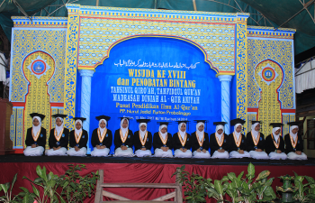 Wisuda PPIQ Puteri