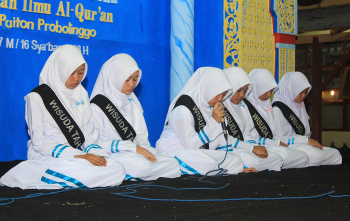 Wisuda PPIQ Puteri