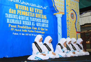 Wisuda PPIQ Puteri