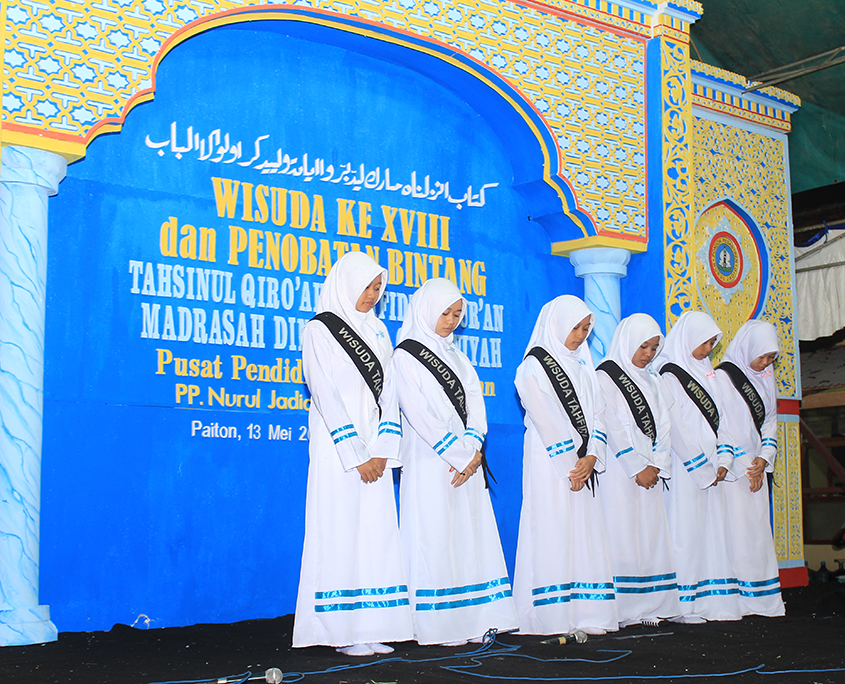 Wisuda PPIQ Puteri