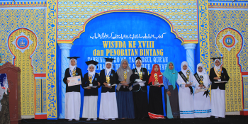 Wisuda PPIQ Puteri