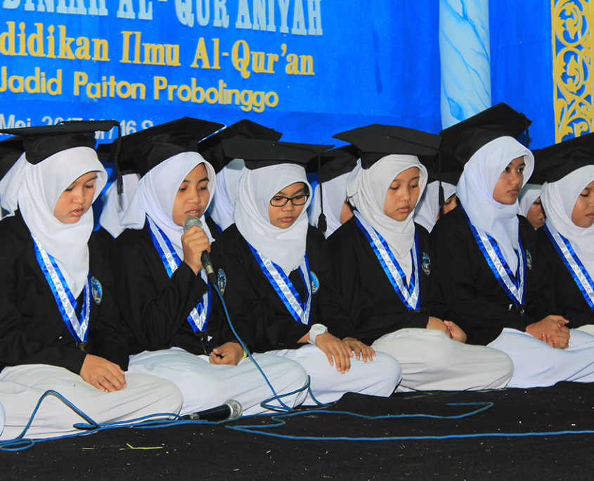 Wisuda PPIQ Puteri