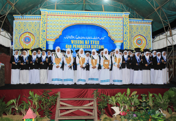 Wisuda PPIQ Puteri