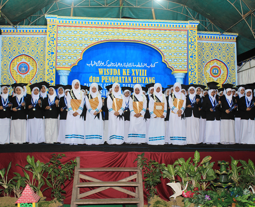 Wisuda PPIQ Puteri