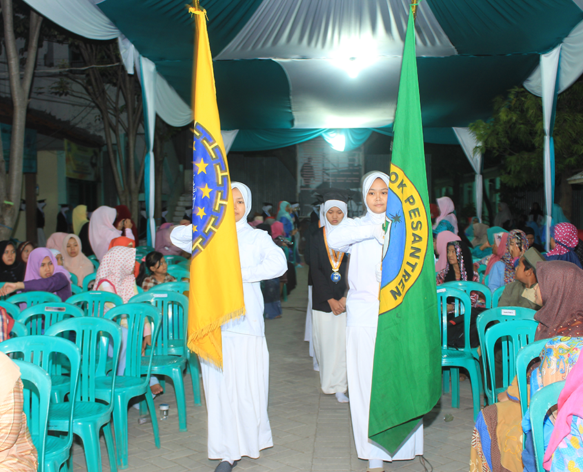 Wisuda PPIQ Puteri