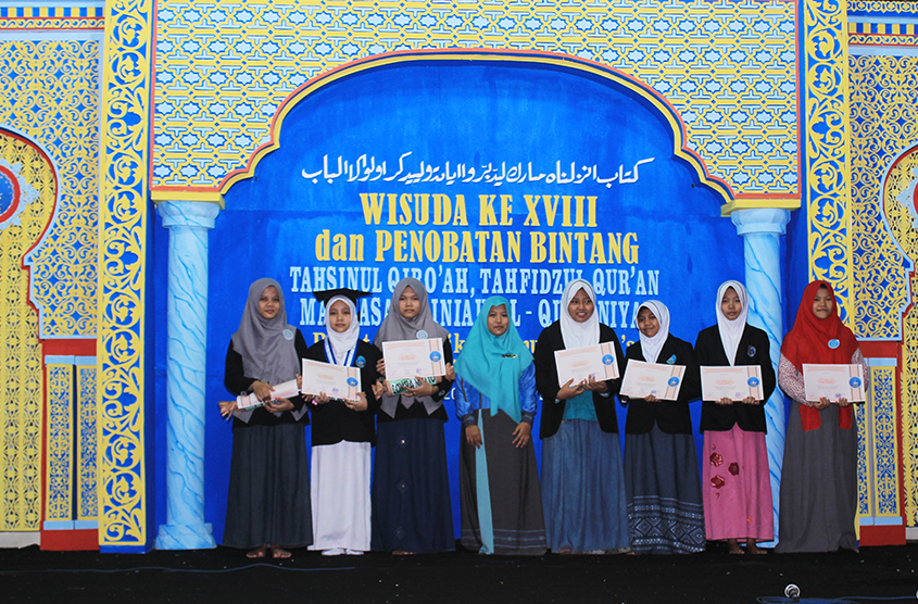 Wisuda PPIQ Puteri