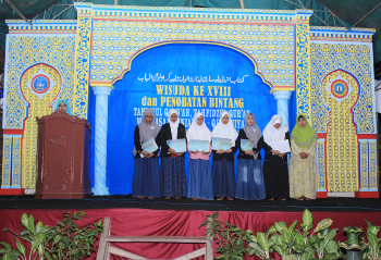 Wisuda PPIQ Puteri
