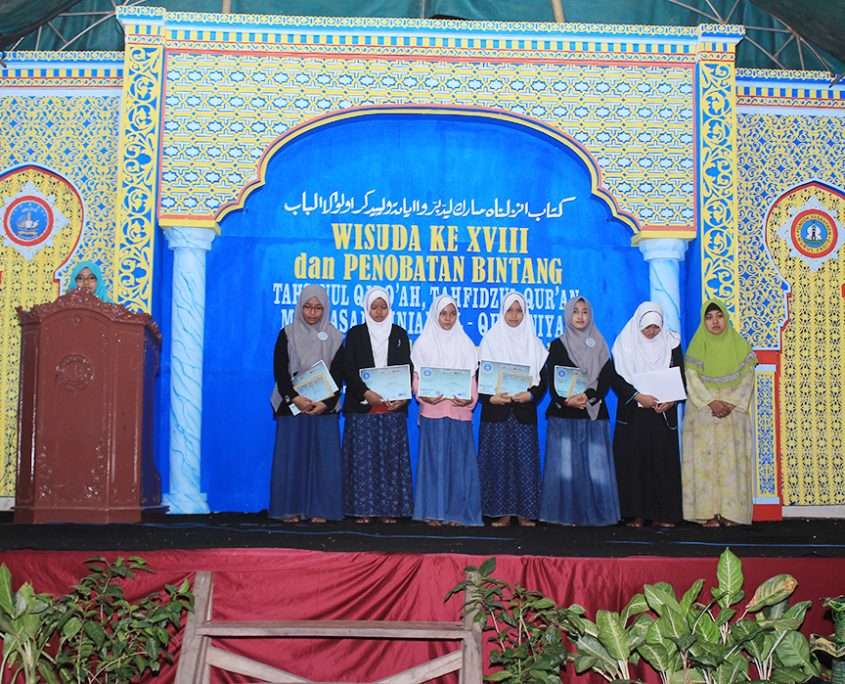 Wisuda PPIQ Puteri