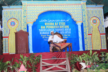 Wisuda PPIQ Puteri