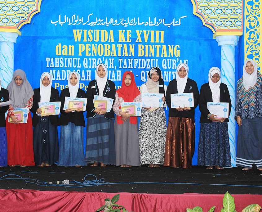 Wisuda PPIQ Puteri