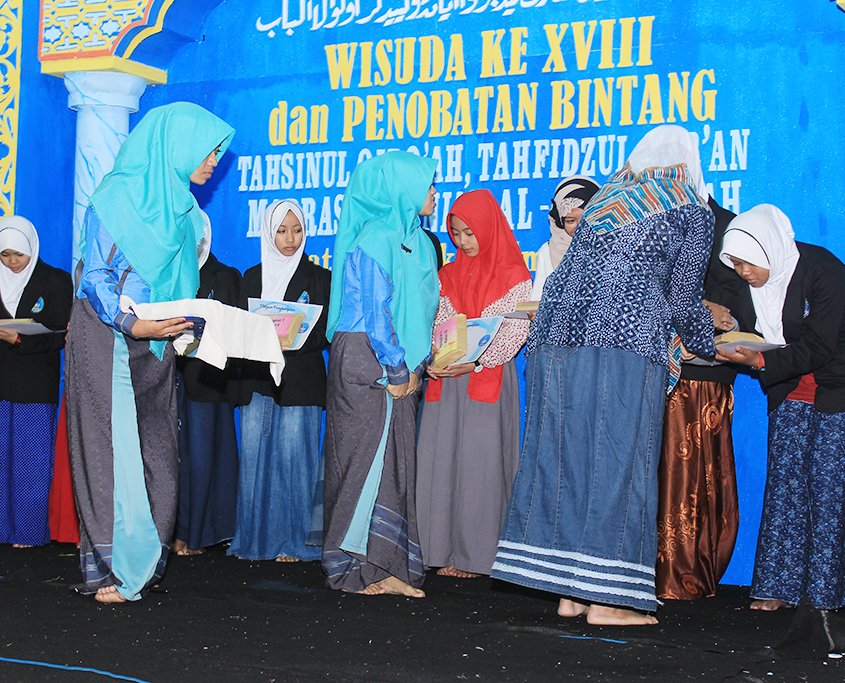 Wisuda PPIQ Puteri