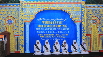 Wisuda PPIQ Puteri