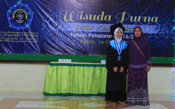 Wisuda LIPS Putri