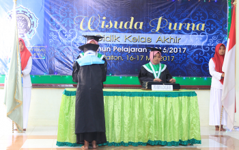 Wisuda LIPS Putri