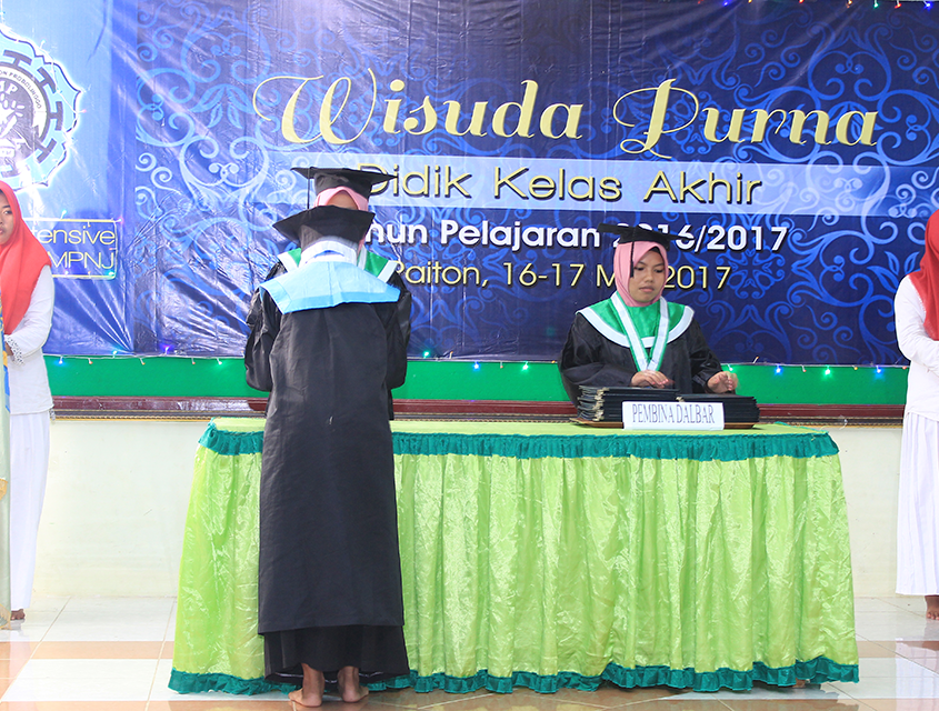 Wisuda LIPS Putri