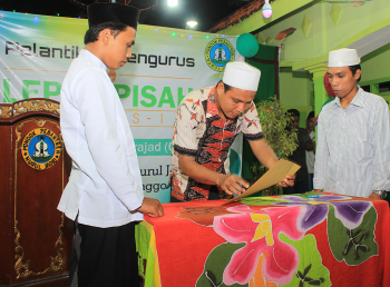 Pelantikan Pengurus dan Lepas Pisah Santri Wilayah Sunan Drajat (C)