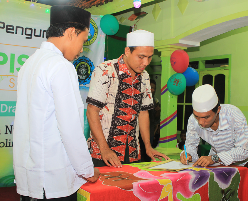 Pelantikan Pengurus dan Lepas Pisah Santri Wilayah Sunan Drajat (C)
