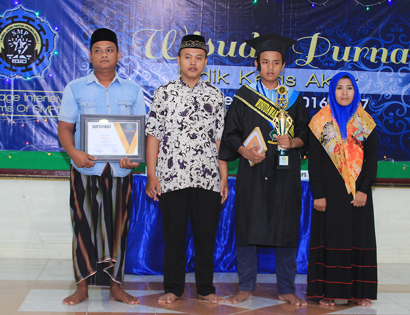 Wisuda LIPS Putera