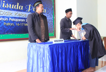 Wisuda LIPS Putera