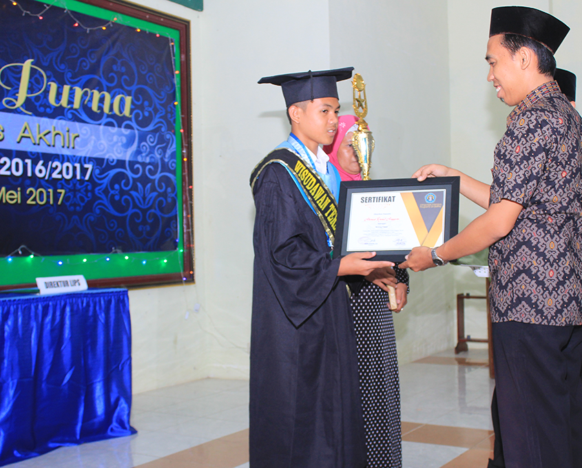 Wisuda LIPS Putera