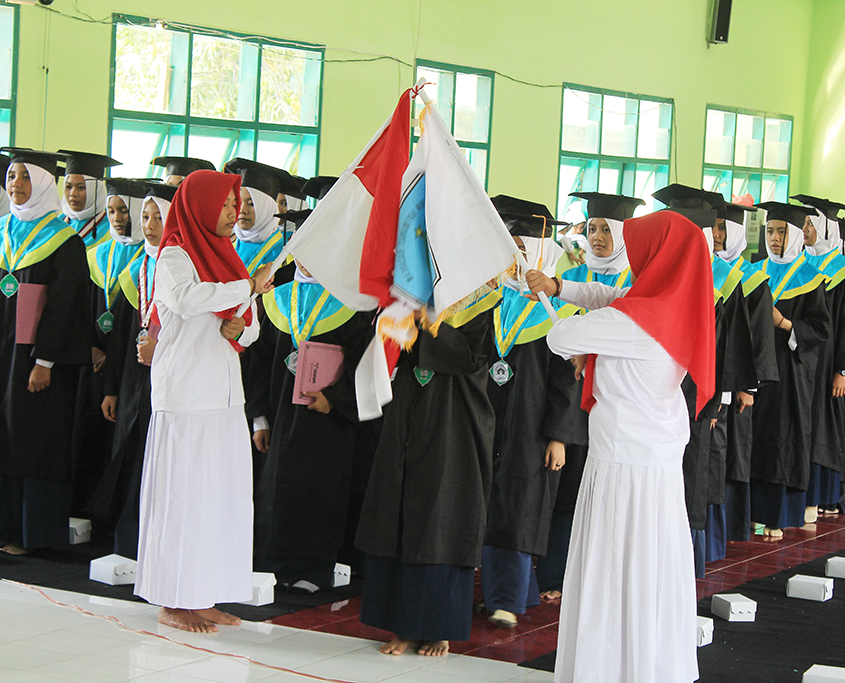 Wisuda MTs Nurul Jadid Puteri